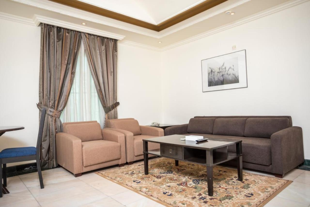 Delmon Hotel Suites ジェッダ エクステリア 写真